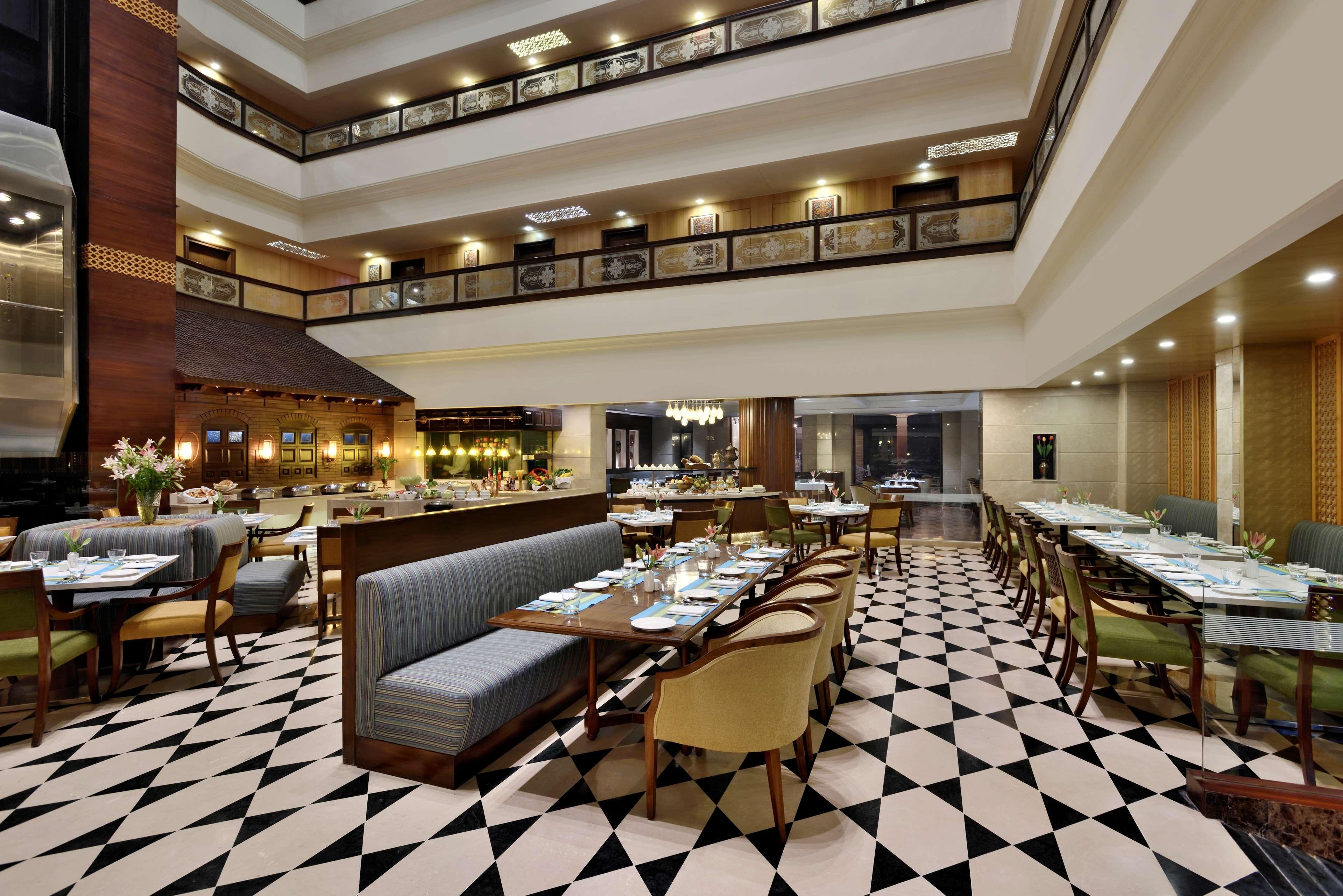 Radisson होटल