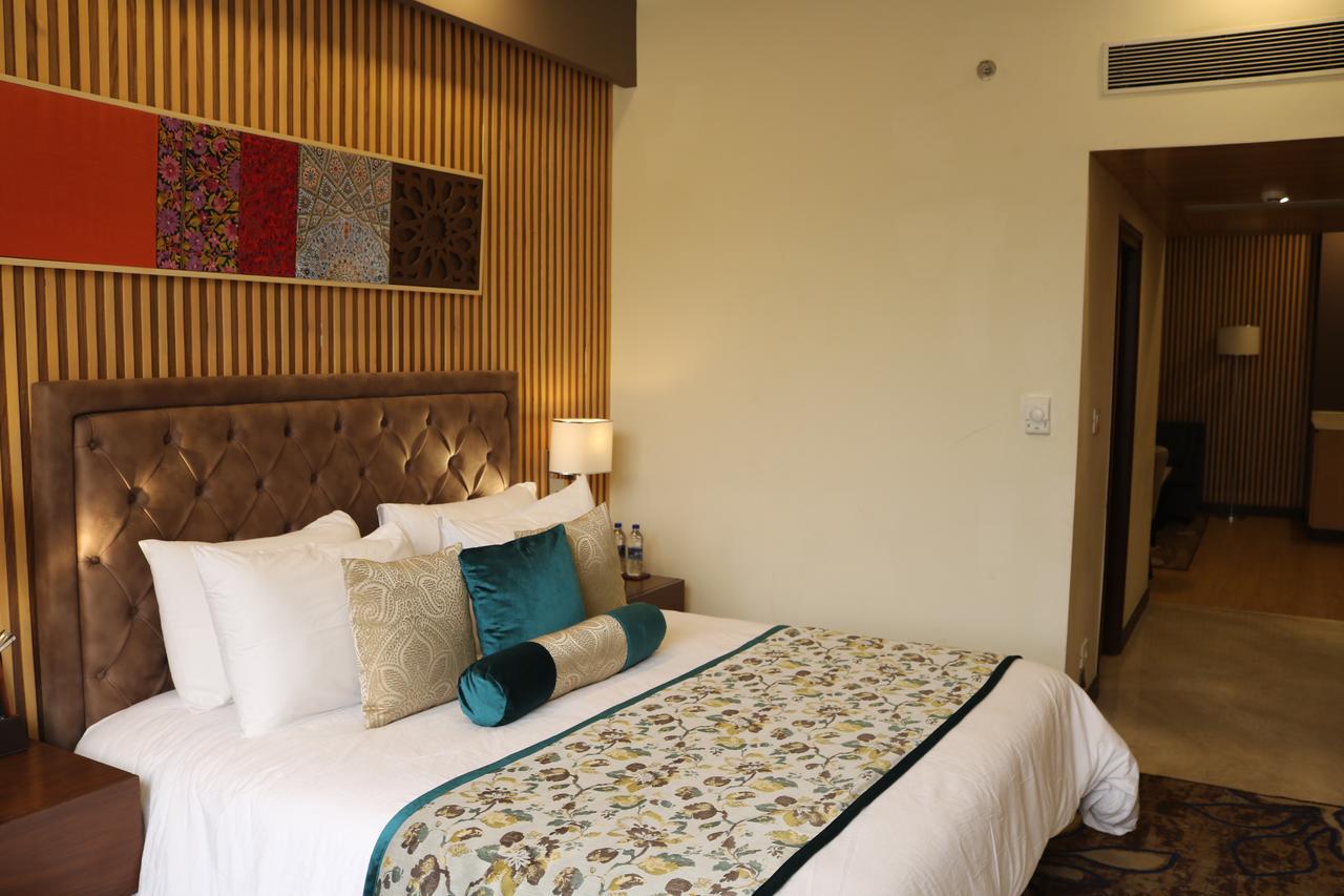 Radisson होटल