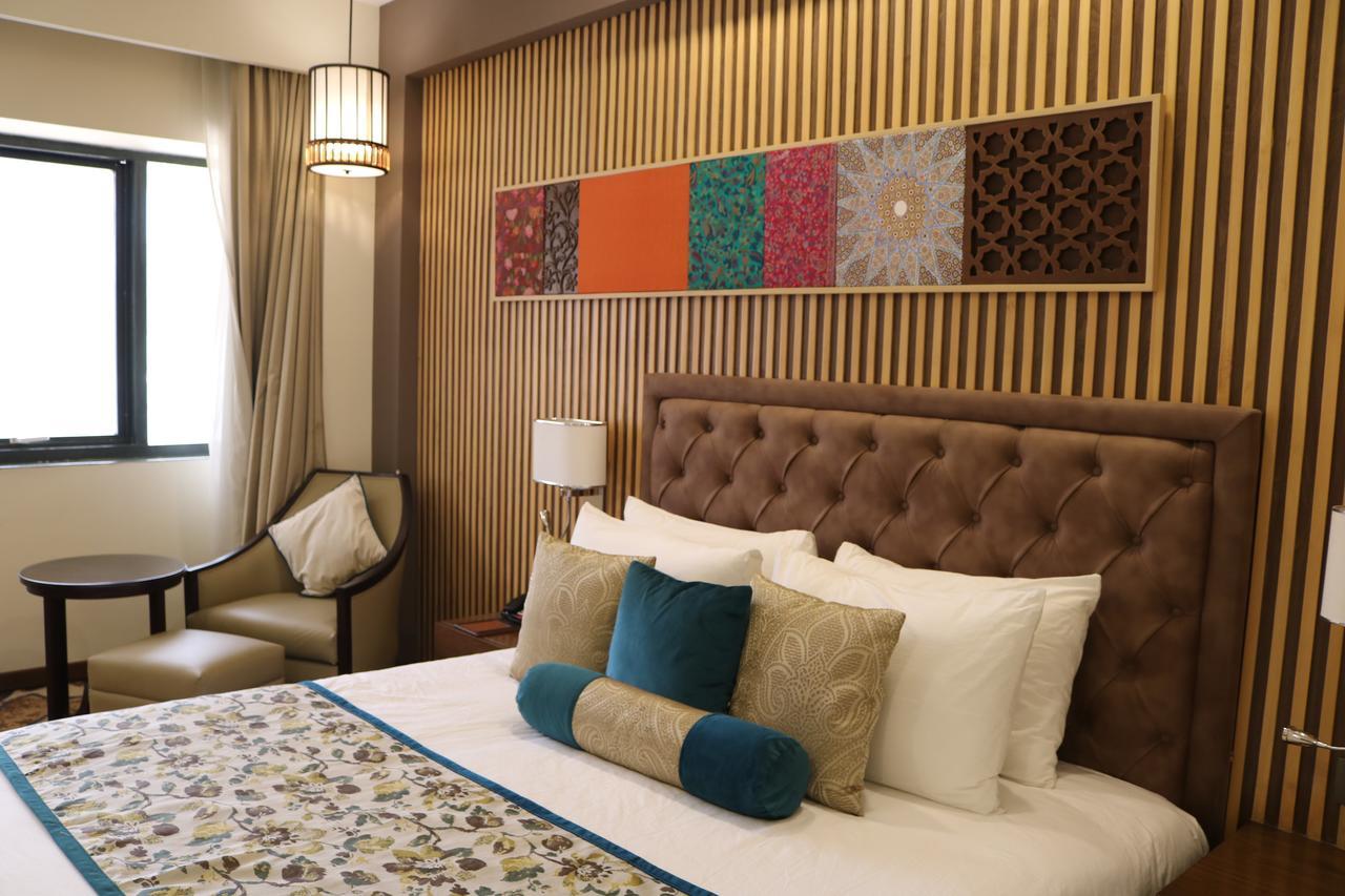 Radisson होटल